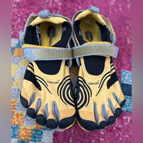 Vibram Other - Vibram mens FiveFingers Barefoot Shoes 45EU great condition
